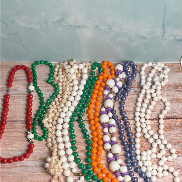 Lot of 9 Colorful Plastic Beaded Necklace Set - Picture 7 of 10